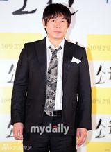 组图：薛景求新片《愿望》首映 严志媛落泪