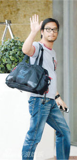 组图：39岁杨采妮出嫁 梁咏琪许茹芸低胸撑场