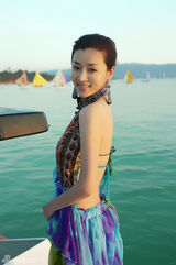 高清图：何彦霓“小女生”蜕变“性感女郎”