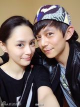 组图：谢娜为何炅准备生日派对 张杰吹气球