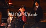 组图：章子怡深夜冒寒回京 撒贝宁接机同回公寓