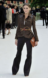 组图：纽约名媛奥利维亚帅气亮相伦敦时装周