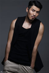 组图：《零下三十八度》孟召重展型男范儿