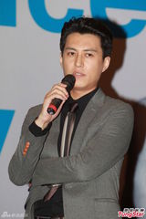 组图：张馨予缺席新剧宣传 李晨独撑场遭逼婚