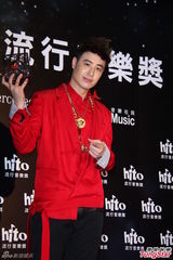 高清图：萧亚轩范玮琪五月天等亮相音乐颁奖礼