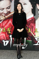 组图：金智恩等出席MBC《美人图》聊天秀发布会