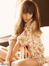 高清组图：杰西卡-阿尔芭服饰写真 时尚辣妈美丽动人