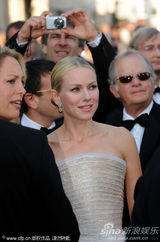 幻灯图集：《公平游戏》首映 娜奥米-瓦茨白色长裙