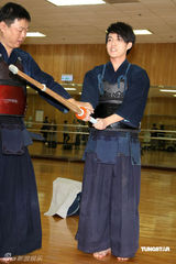 高清图：林宥嘉受柯南影响学习剑道 重温儿时记忆