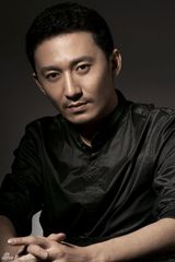 组图：陈昊刚毅写真照曝光 野性洒脱显实力