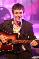 组图：美翻唱达人Sam Tsui&Kurt演唱会落幕