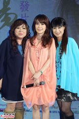 组图：孟庭苇出新碟称将封刀 爱子可爱助阵