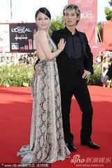 组图：《赛德克-巴莱》首映 徐若瑄露背礼服性感