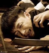 高清图：邹俊百一坏到底 《锣鼓巷》里坏出名声