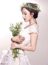 组图：张俪名媛气质写真显高贵 装点秋日阳光