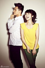 组图：贺刚方安娜逗趣搞怪拍摄“野蛮情侣”写真