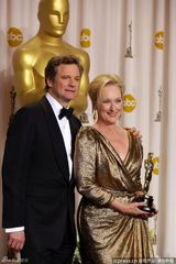 高清组图：奥斯卡后台获奖众星举金人光彩照人