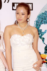 组图：侧田避忌女生怕被女友骂 否认与曹格玩4P 