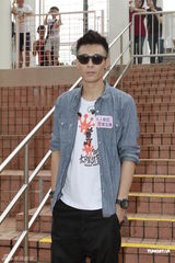 组图：众明星出席电台活动 周柏豪透露外婆遗愿