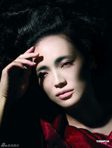 高清组图：王菲刘嘉玲舒淇入选香港美人展美态 