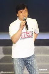 幻灯图：香港演艺界赈灾 成龙等为灾民祈福