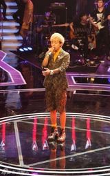 组图：快男7进6看点多 杨幂当V神华晨宇唱摇滚