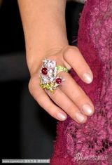 组图：斯嘉丽-约翰逊红毯秀 镂空蕾丝长裙典雅大方 