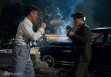 组图：《匪帮传奇》曝剧照 高斯林西恩潘火拼