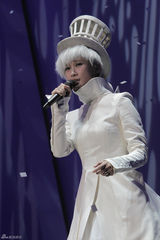 组图：李宇春武汉个唱落幕 演唱与周杰伦合作新歌