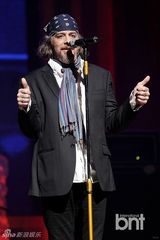 组图：Leif Garrett举办首尔演唱会 献热情舞台