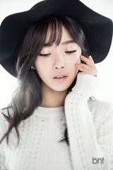 高清组图：裴涩琪白裙黑蕾丝大秀清纯性感魅力