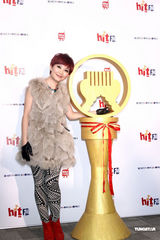 组图：梁静茹首任专辑制作 与老公互按摩以纾压