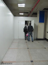 幻灯组图：张杰赴上海探望俞灏明 寒冬送温暖祝福