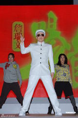 组图：詹瑞文彩排《踢馆》 称对其敬重不会恶搞