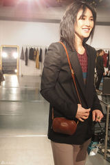 组图：陈燃化身时尚买手 巴黎逛店休闲随意