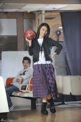 组图：田馥甄拍新歌MV与男主角秀恩爱