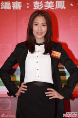 组图：梁政珏透视露内衣 徐子珊暧昧女女吻