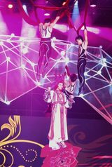 组图：张晓晨魔幻造型曝光 赤炎长发极具穿越范