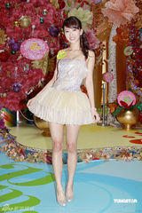 幻灯：动漫Maggie白色小礼服清纯 沉卓盈秀身材