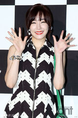 组图：尹恩惠Tiffany等众星亮相时尚活动