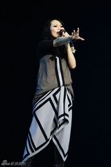 幻灯组图：华语榜中榜成都揭幕 潘玮柏张靓颖站台