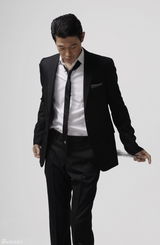 组图：《浮沉》热播 矢野浩二拍型男写真