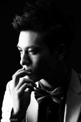 组图：马文龙黑白大片 优雅绅士艺术范儿