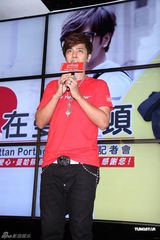 组图：罗志祥举办公益义卖记者会 期待郭富城个唱