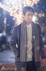 组图：郑宇高雅拉广告照曝光 浓情蜜意似情侣