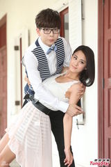 组图：胡夏和人妻宋纪妍跳舞 称电力太强