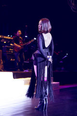 组图：那英上海感动开唱 回溯二十年流金岁月