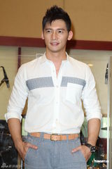 组图：丁当开唱温升豪当嘉宾