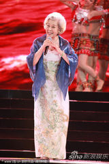 组图：百花奖颁奖礼 于淑珍献唱《万泉河水清又清》