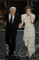 组图：梅丽莎-里奥获最佳女配角 难掩激动喜极而泣